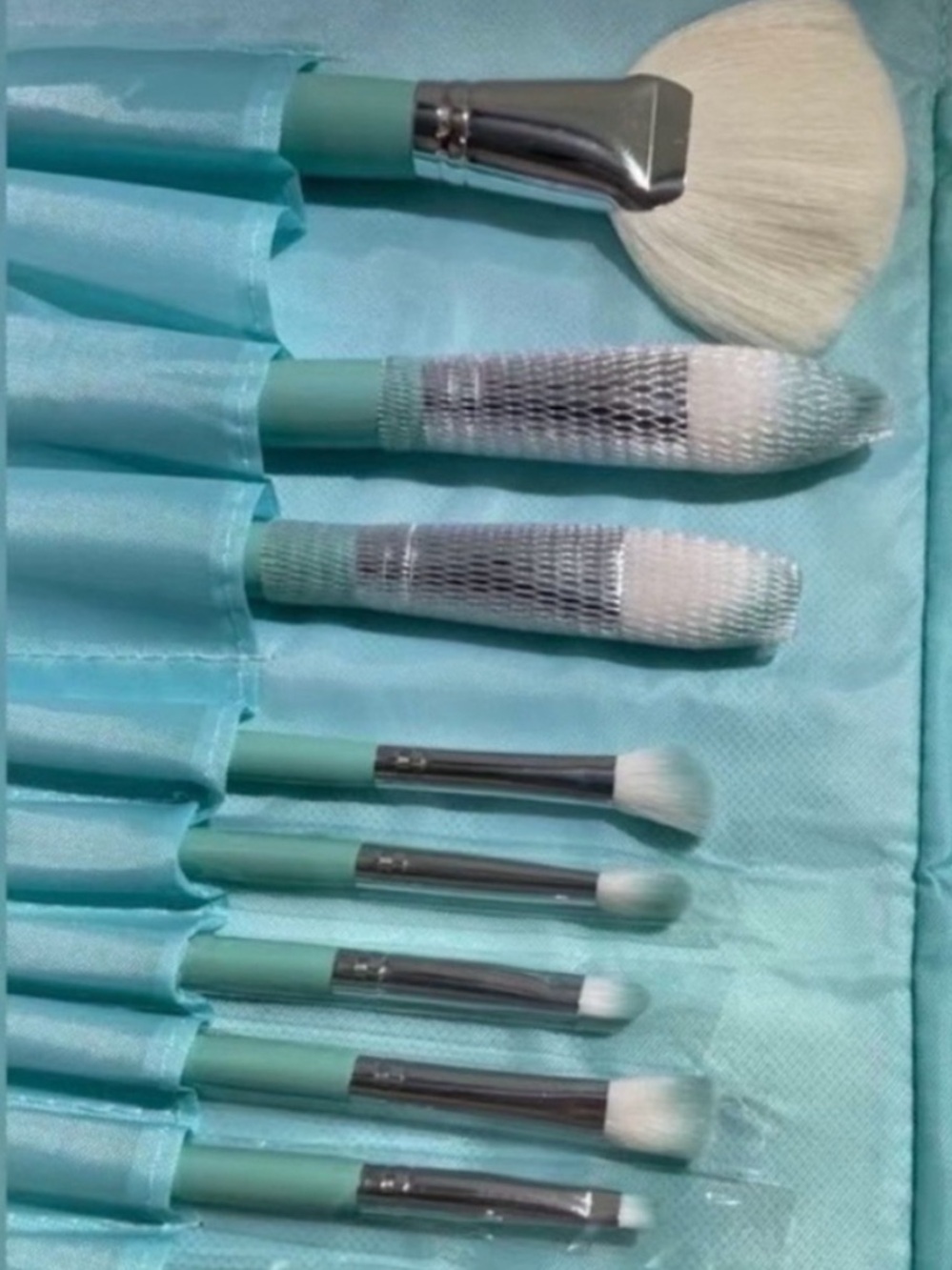 Tiffany makeup brush set - Picture 7 of 10